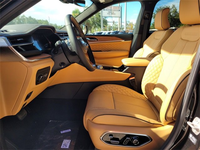 2025 Jeep Grand Cherokee L Summit Reserve photo 12