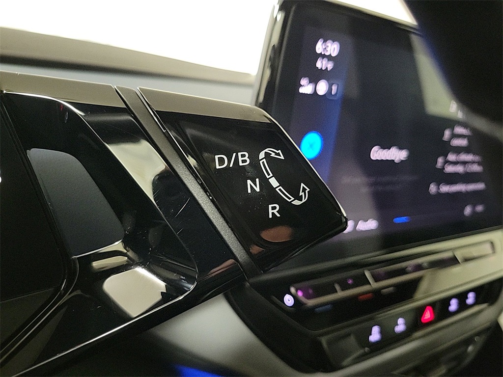 2024 VOLKSWAGEN ID.4 - Image 18