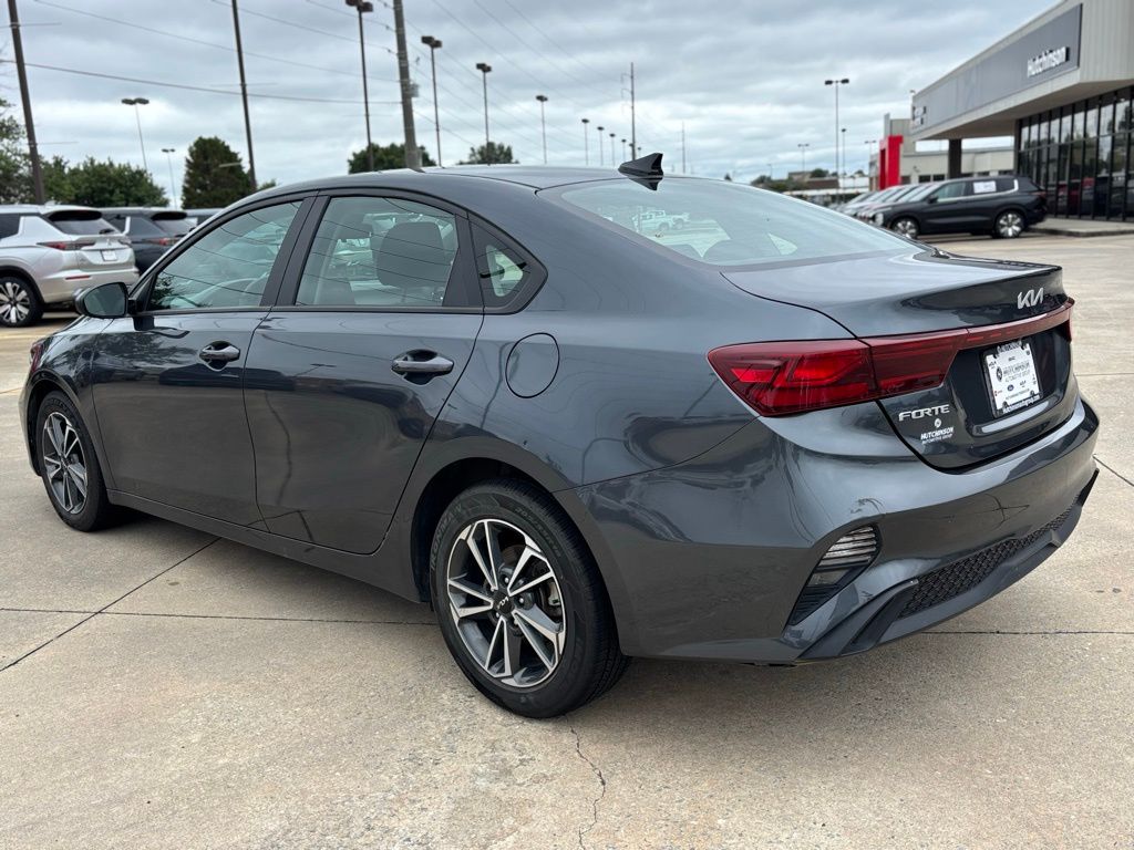 2023 Kia Forte LXS photo 5