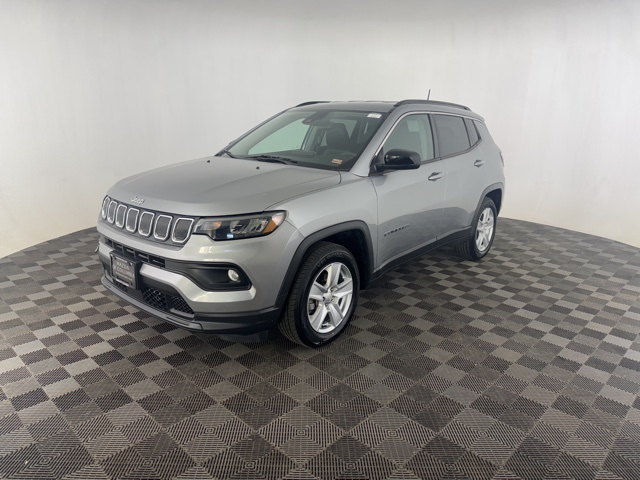 2022 Jeep Compass Latitude photo 3