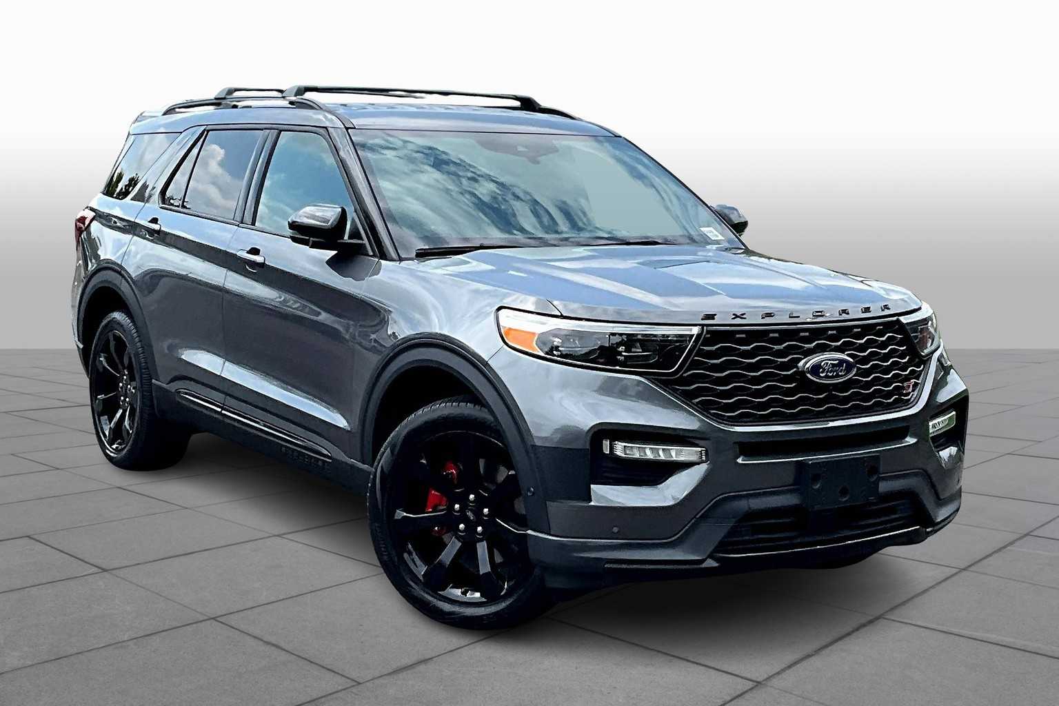 2022 Ford Explorer ST photo 2