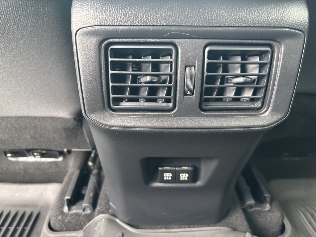 2020 Toyota RAV4 XLE photo 16