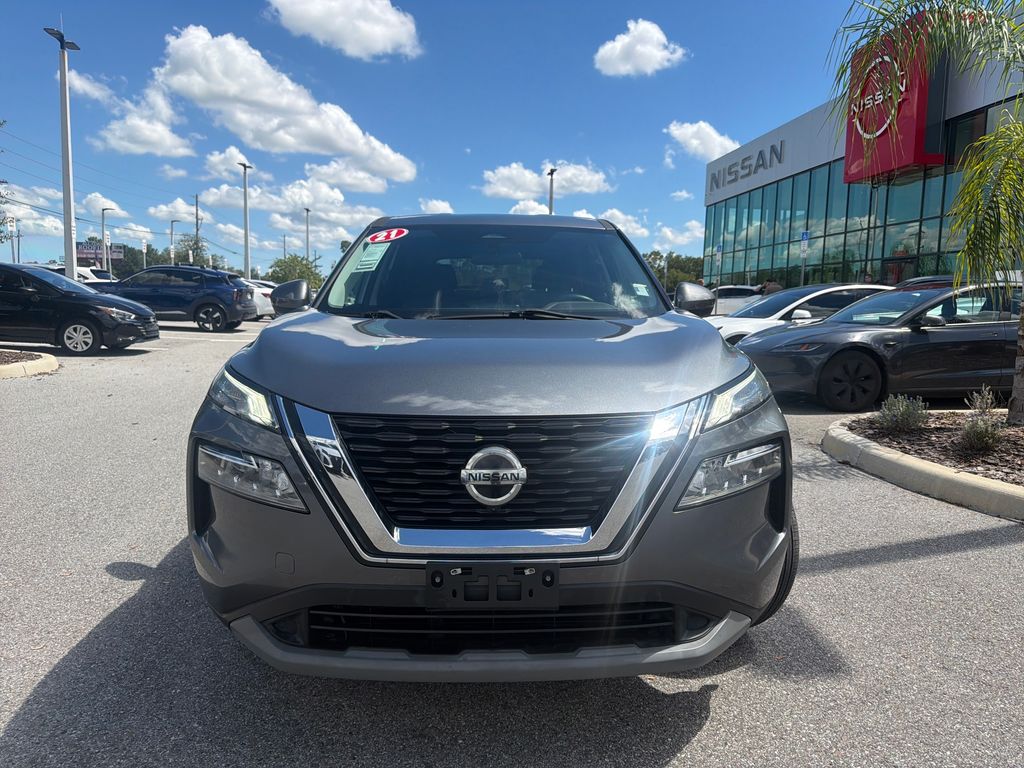 2021 Nissan Rogue SV photo 2