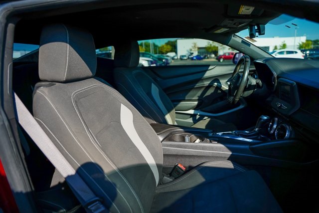 2016 Chevrolet Camaro 1LT photo 31