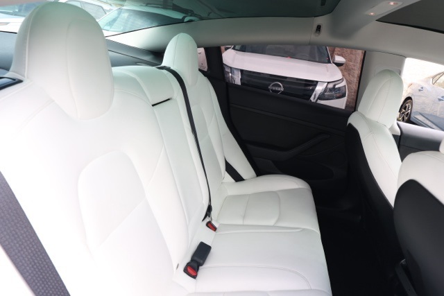 2022 Tesla Model 3 Long Range photo 13