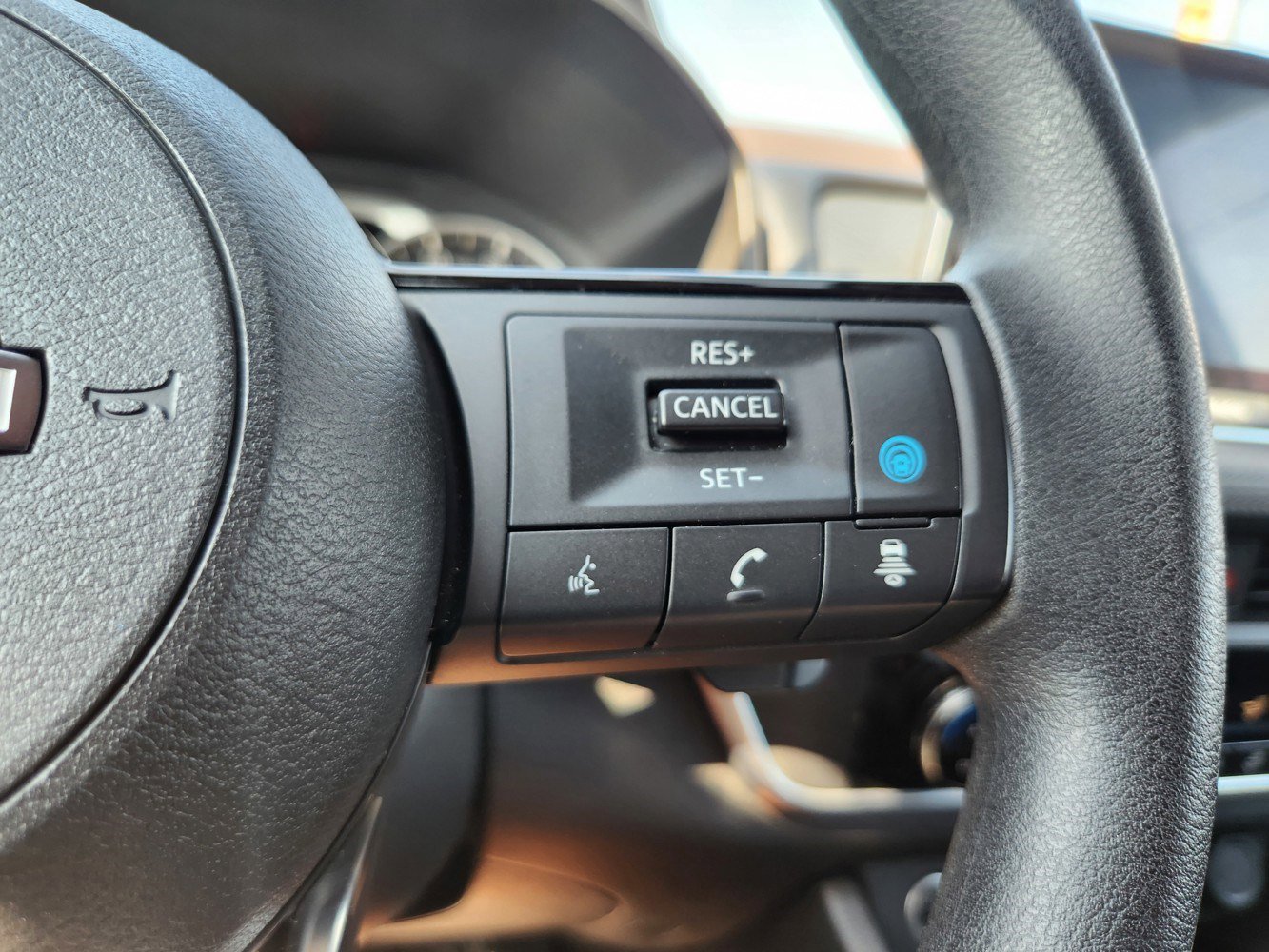 2023 Nissan Rogue SV photo 17