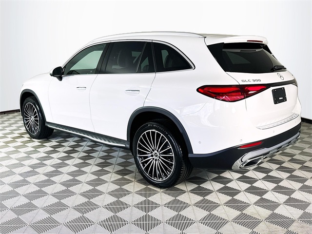 2026 Mercedes Benz GLC 300 4MATIC photo 4