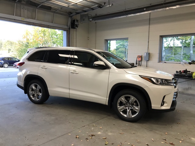 2018 Toyota Highlander Limited photo 2