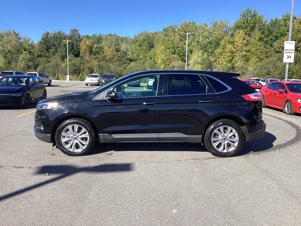 2022 Ford Edge Titanium photo 3