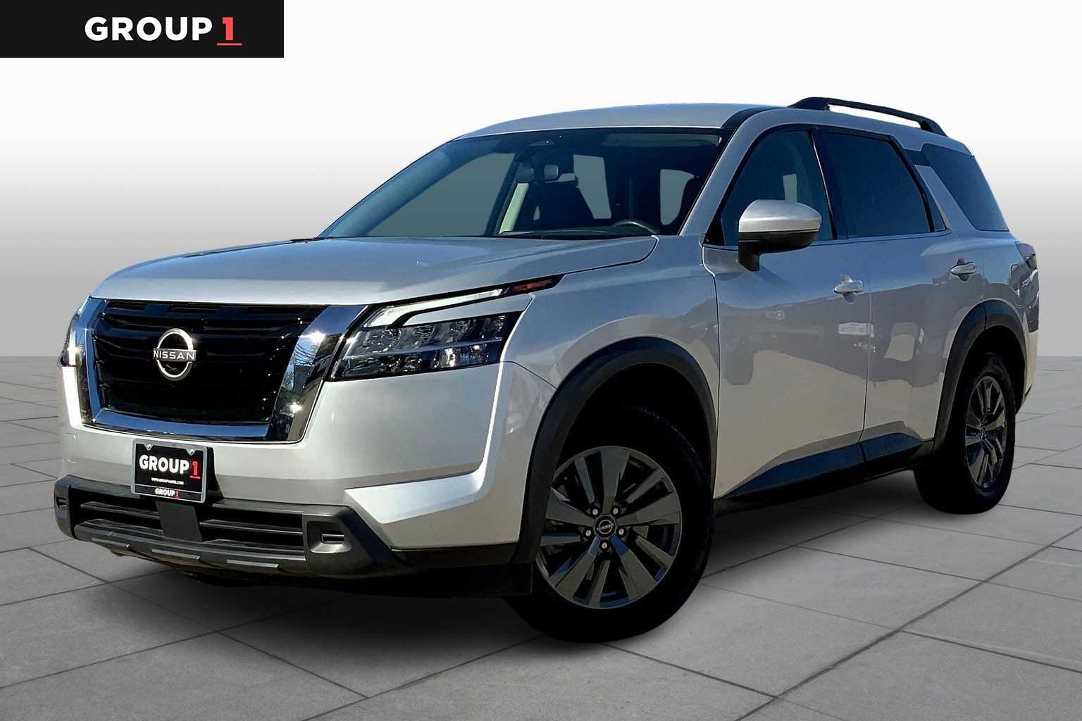 2022 Nissan Pathfinder SV