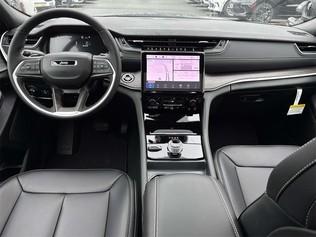 2025 Jeep Grand Cherokee Limited photo 17