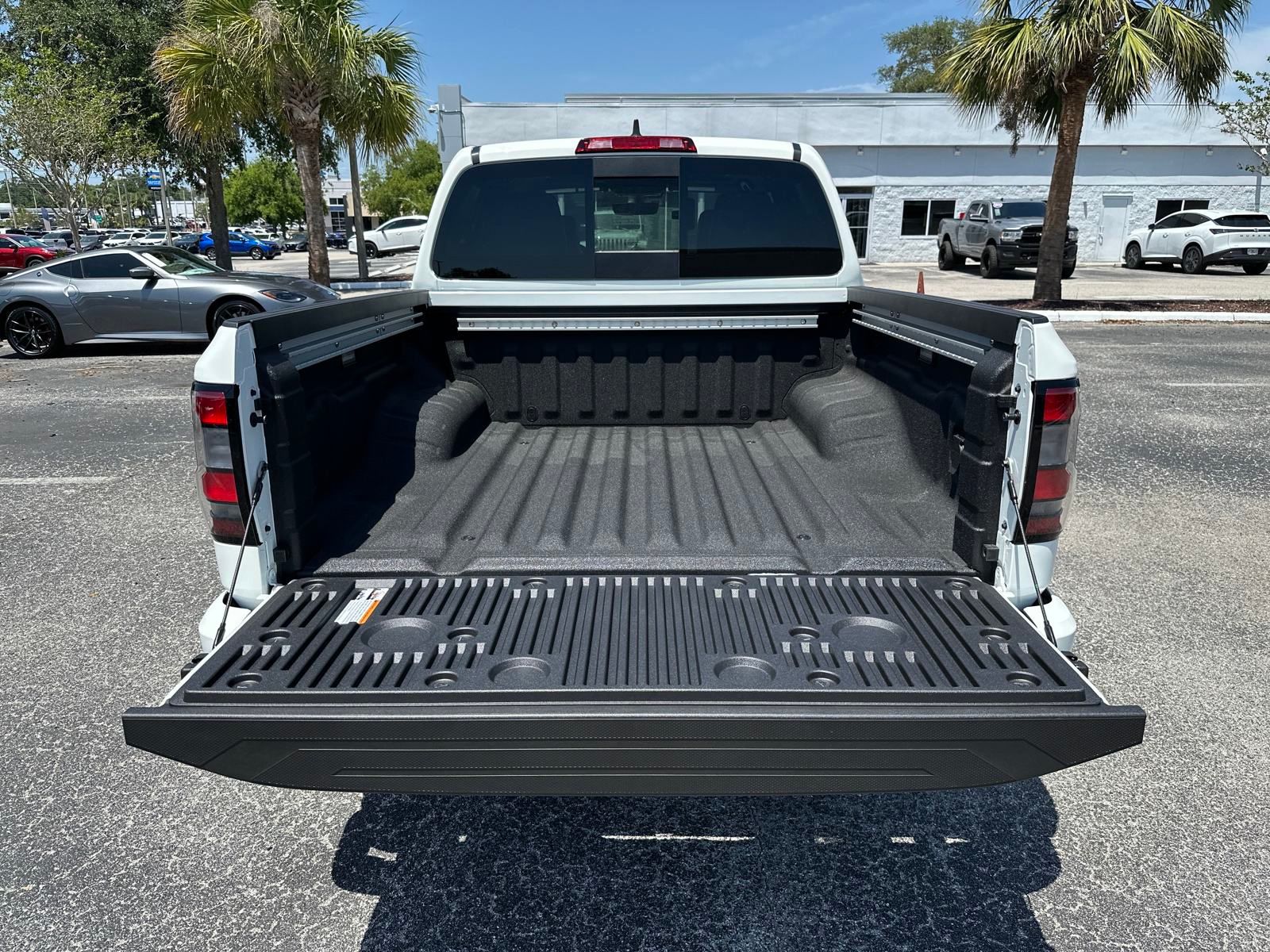 2025 Nissan Frontier PRO-4X photo 17