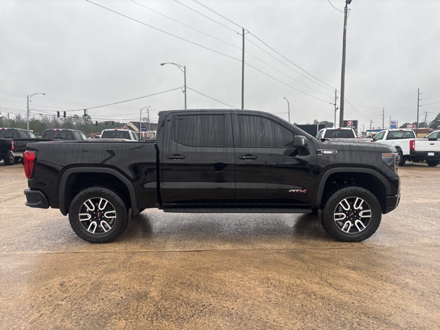 2023 GMC Sierra 1500 AT4's photo
