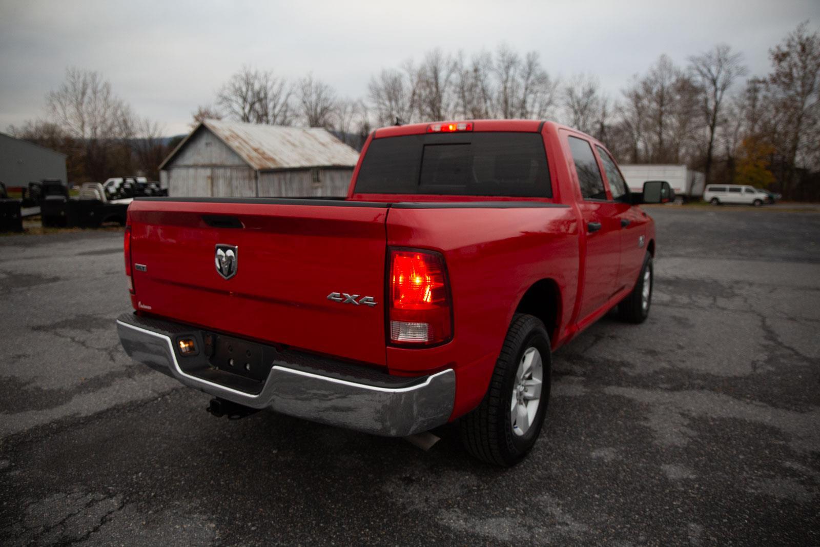 2023 Ram 1500 Classic SLT photo 3