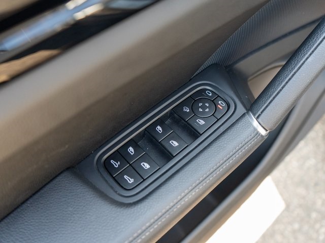 2022 Porsche Cayenne Coupe Base photo 15