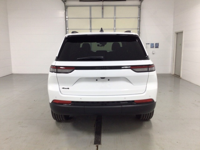 2025 Jeep Grand Cherokee Altitude X photo 4