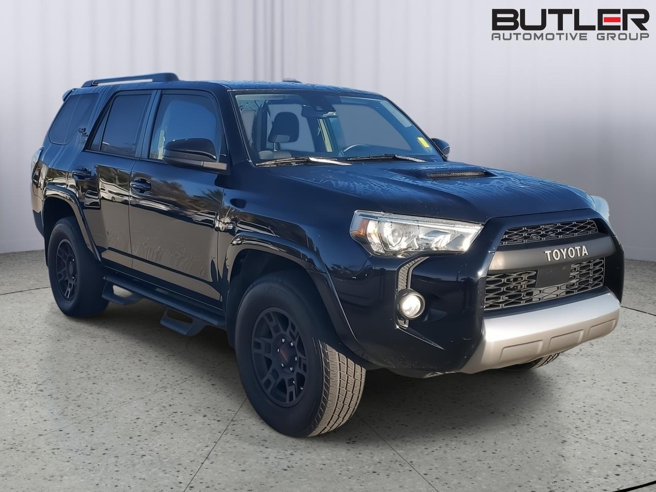 2020 Toyota 4Runner TRD photo 2