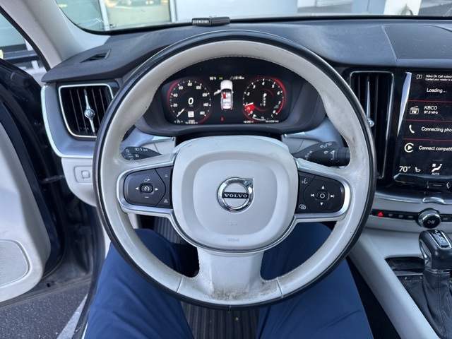 2020 Volvo XC60 T5 Momentum photo 5