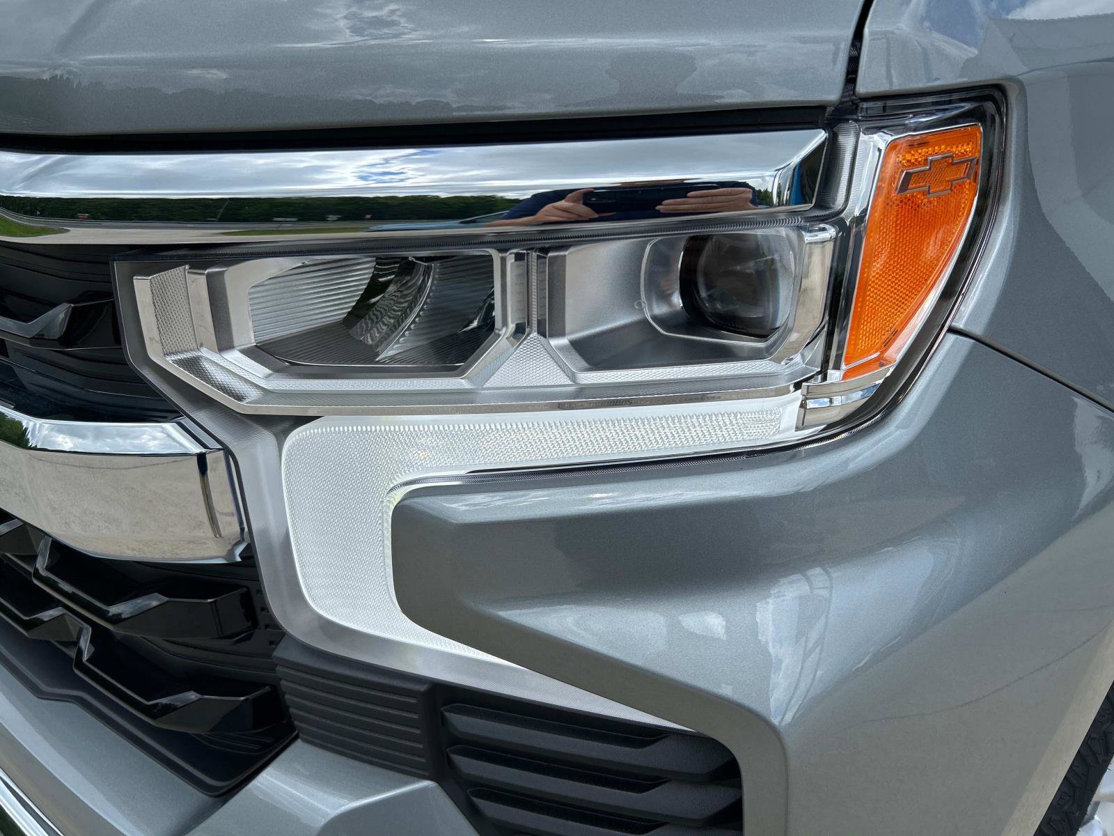 2025 Chevrolet Silverado 1500 LT photo 9