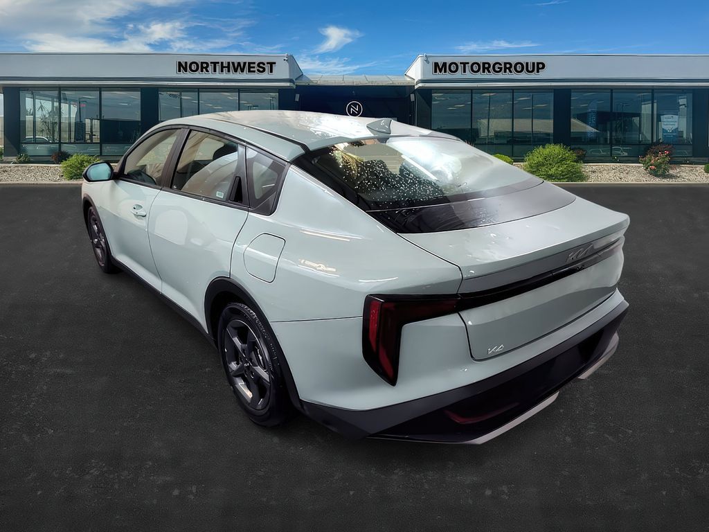 2025 Kia K4 LXS photo 3