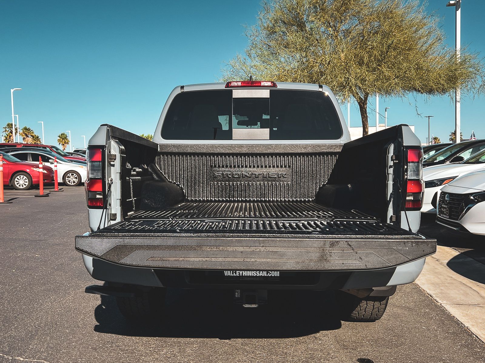 2023 Nissan Frontier PRO-4X photo 2