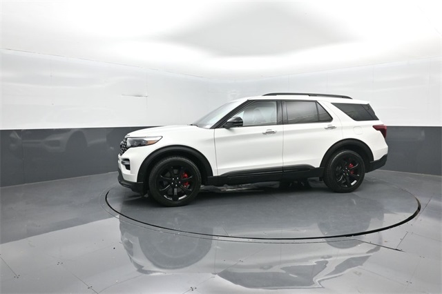 2022 Ford Explorer ST photo 2