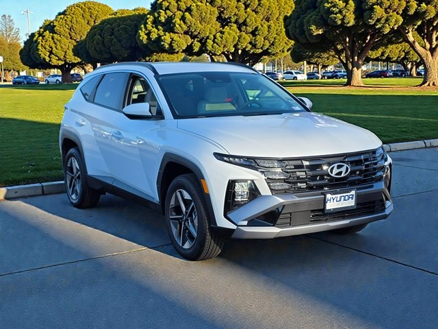 2026 Hyundai Tucson Hybrid SEL photo 4