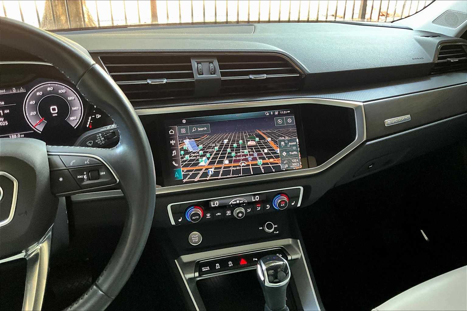 2020 Audi Q3 S line Premium Plus photo 6