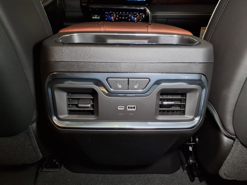 2025 Gmc Sierra 2500 HD Denali Ultimate photo 9