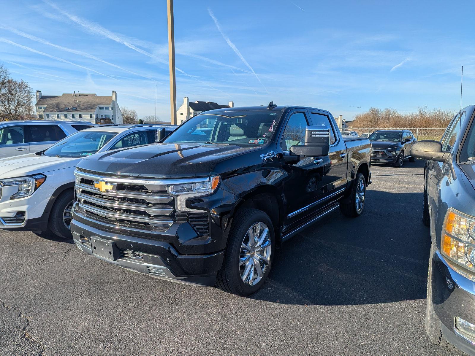 2025 Chevrolet Silverado 1500 High Country photo 2