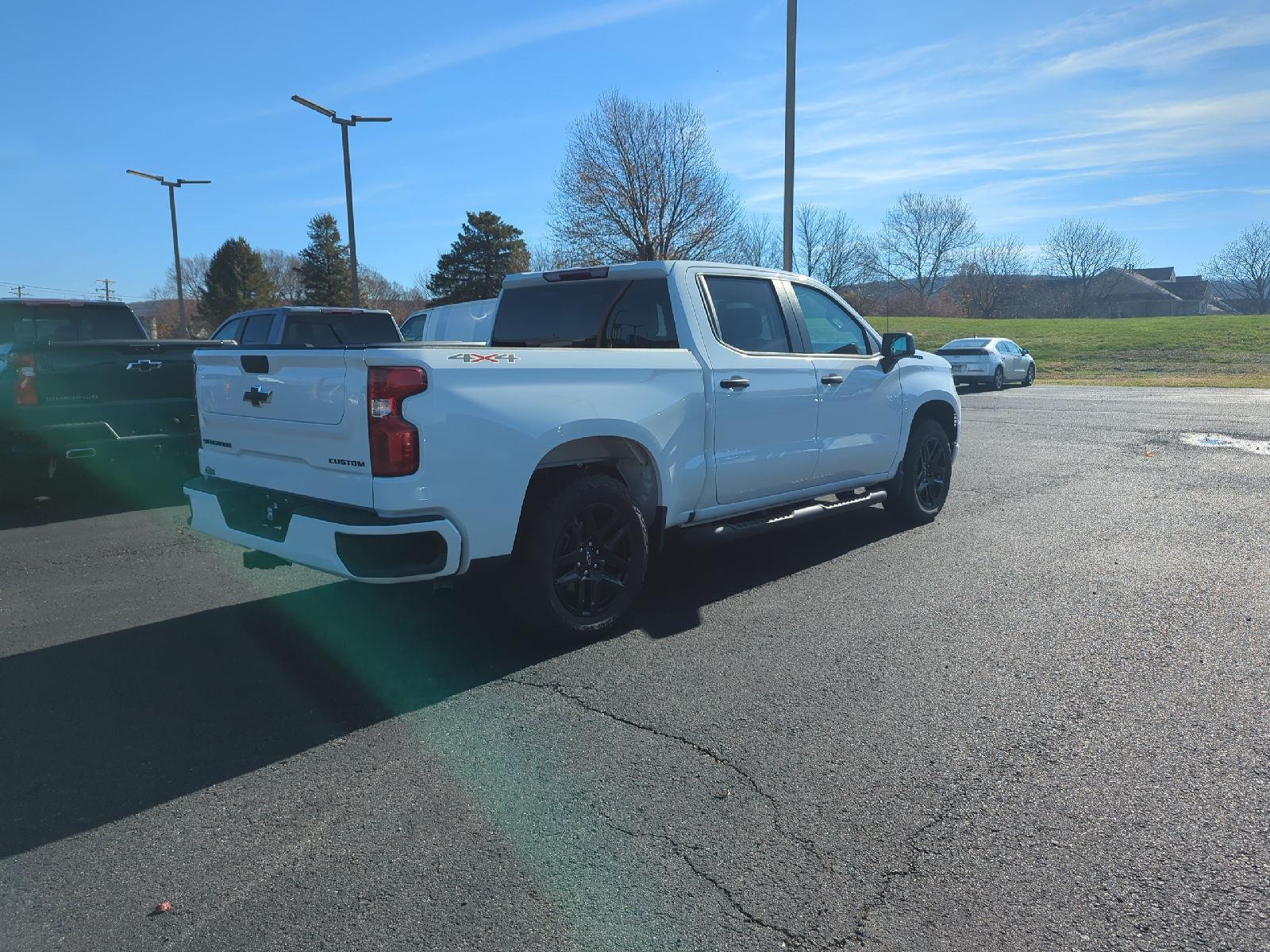 2024 Chevrolet Silverado 1500 Custom photo 4