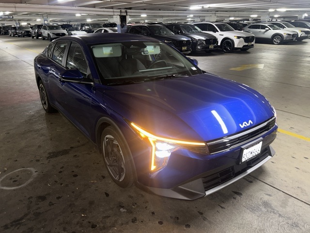 2025 Kia K4 EX's photo