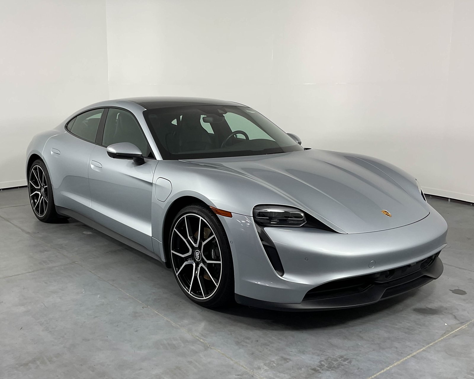 2023 Porsche Taycan S photo 9
