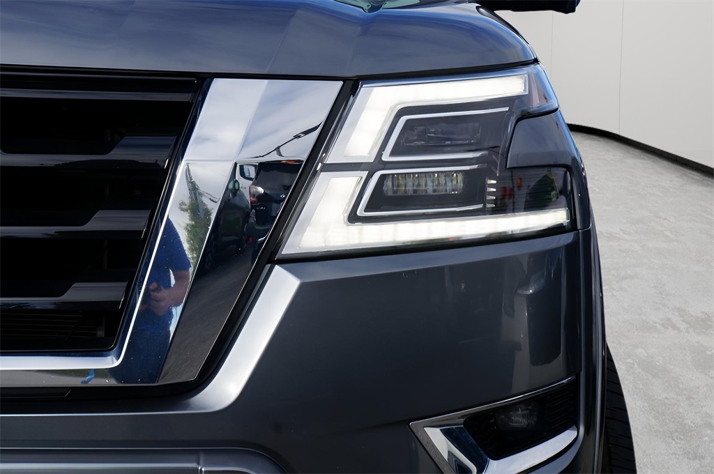 2023 Nissan Armada SL photo 3