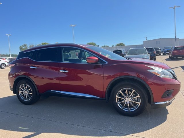 Used 2017 Nissan Murano SL with VIN 5N1AZ2MH8HN186225 for sale in Fort Madison, IA