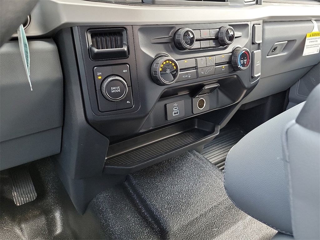 2025 Ford F-350 photo 25