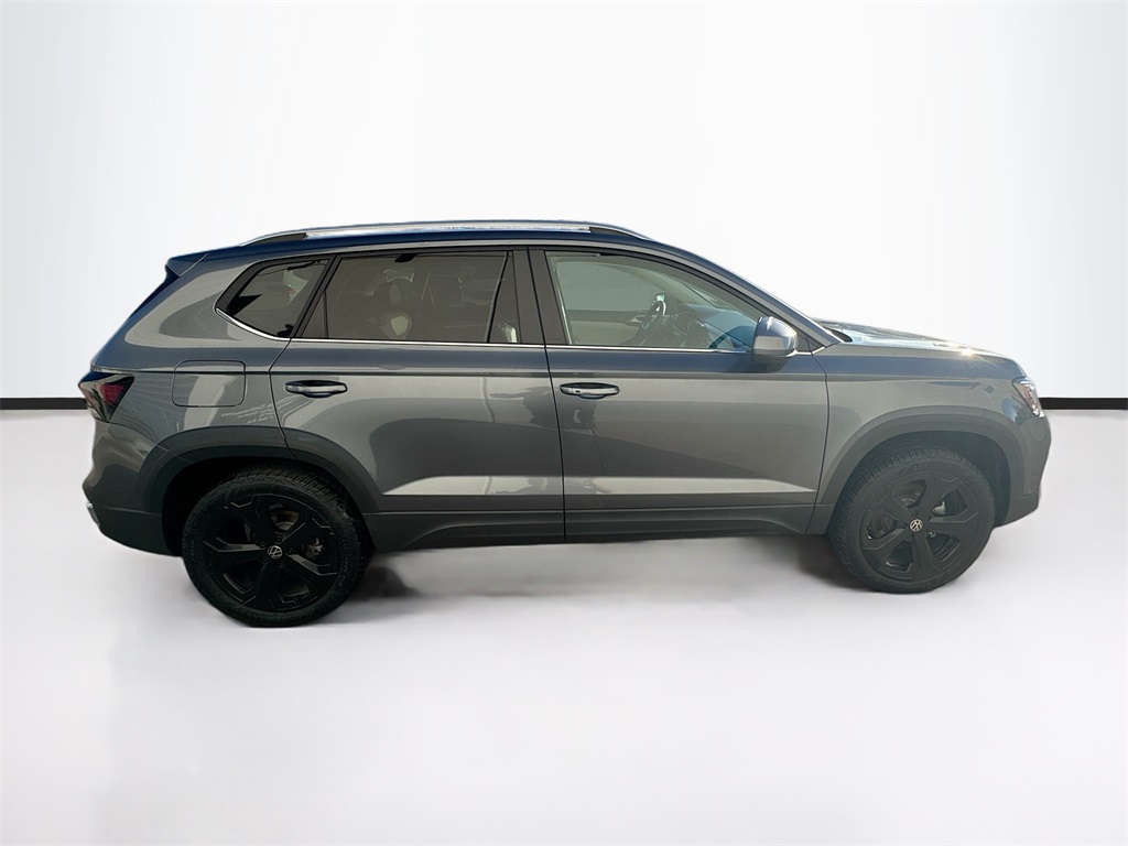 2025 Volkswagen Taos SEL photo 4