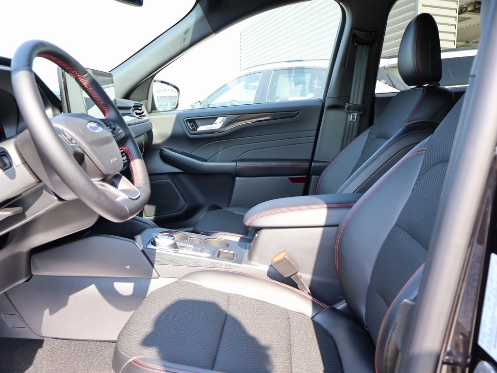 2025 Ford Escape ST-Line Elite photo 21