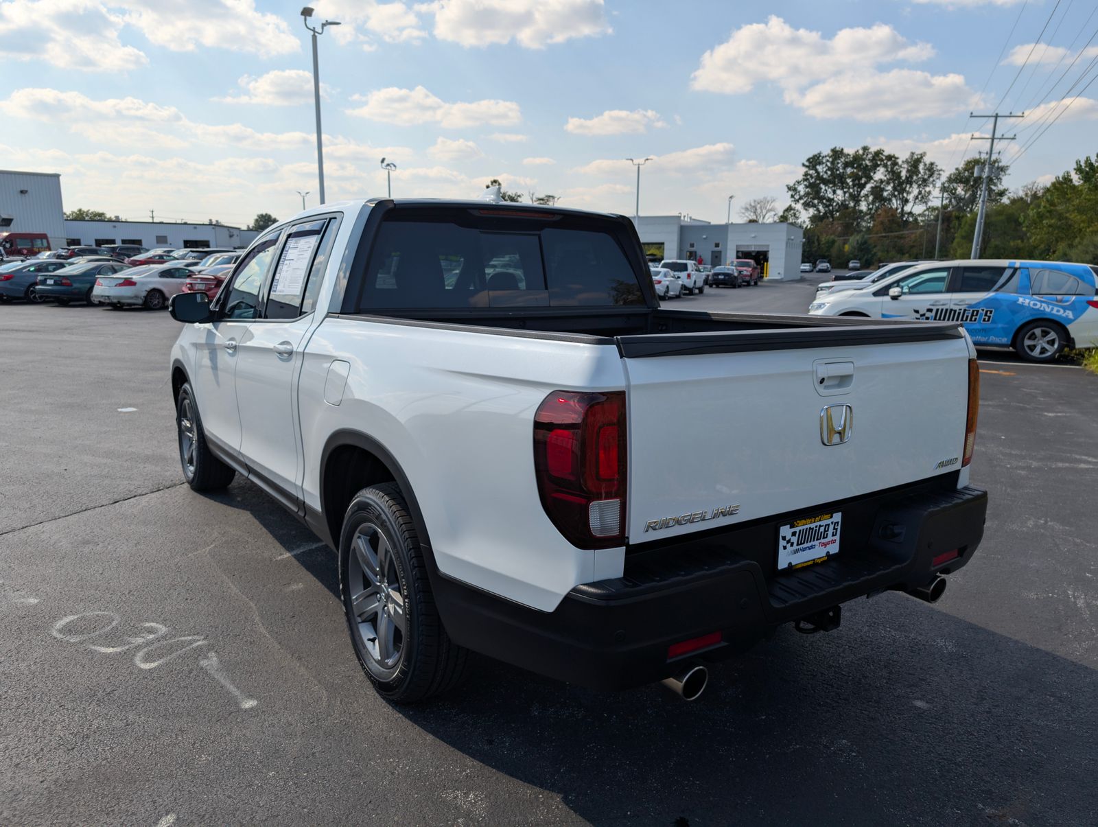 2022 Honda Ridgeline Black Edition photo 2