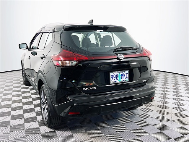 2021 Nissan Kicks SV photo 2