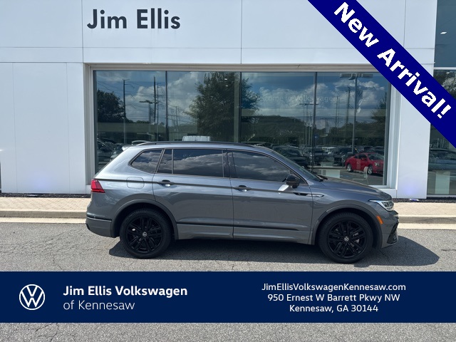 2022 Volkswagen Tiguan SE R-Line Black