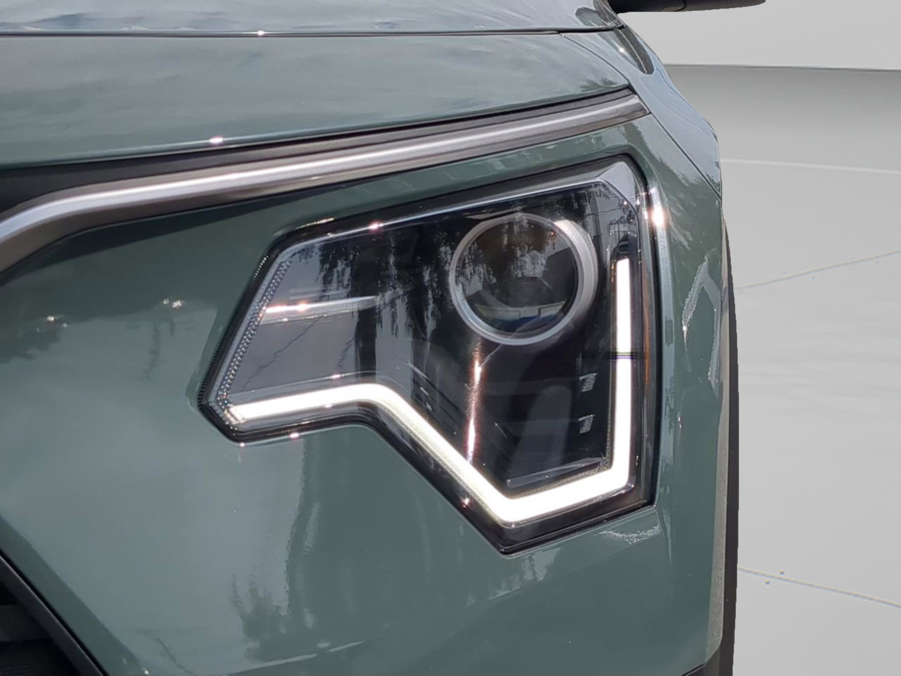 2025 Kia Niro EX photo 8