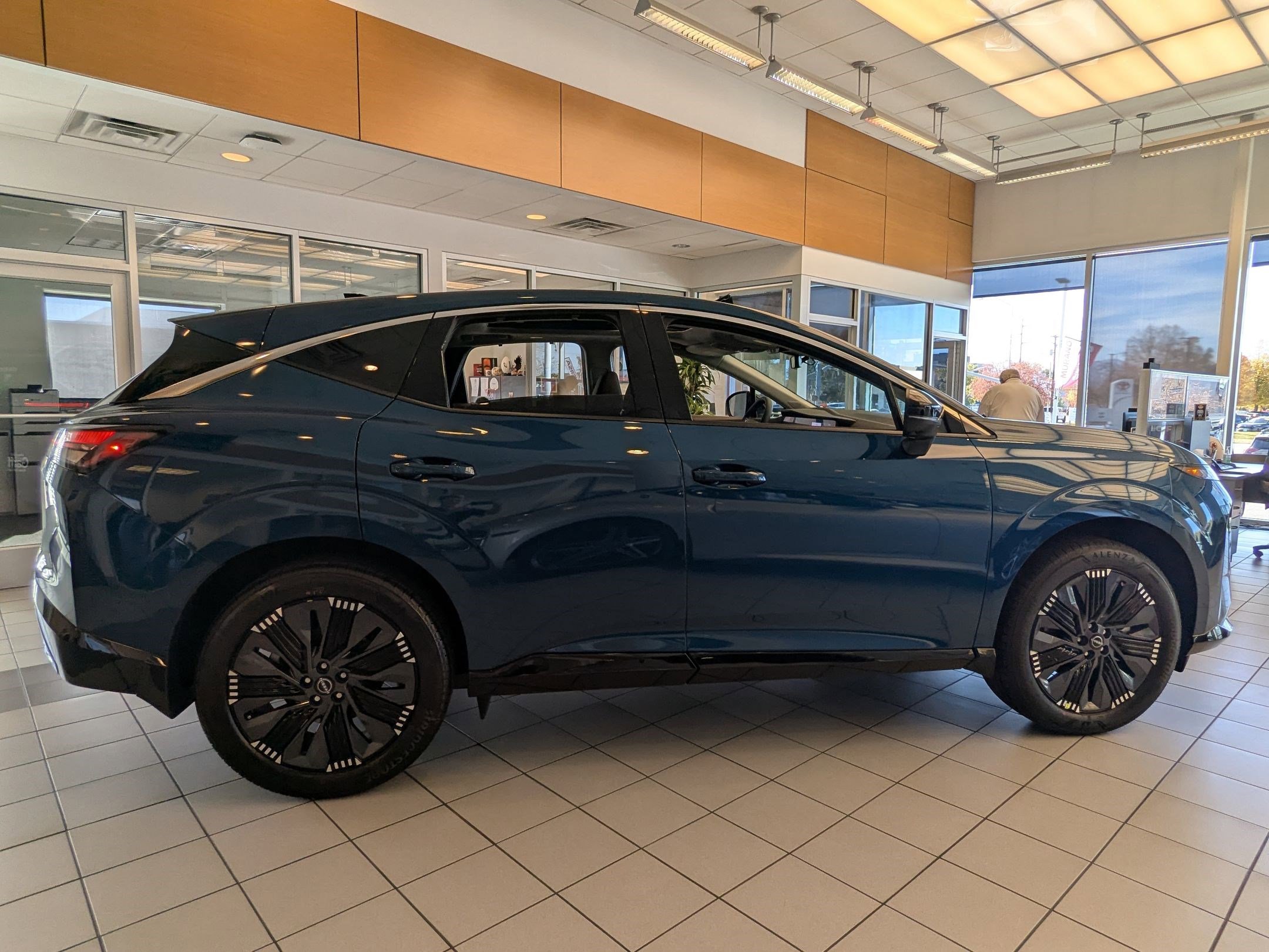 2026 Nissan Murano Platinum photo 2