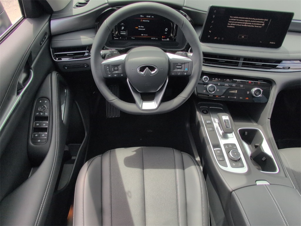 2026 Infiniti QX60 Luxe photo 2