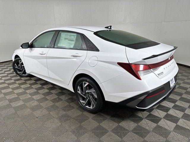2025 Hyundai Elantra SEL Sport photo 4