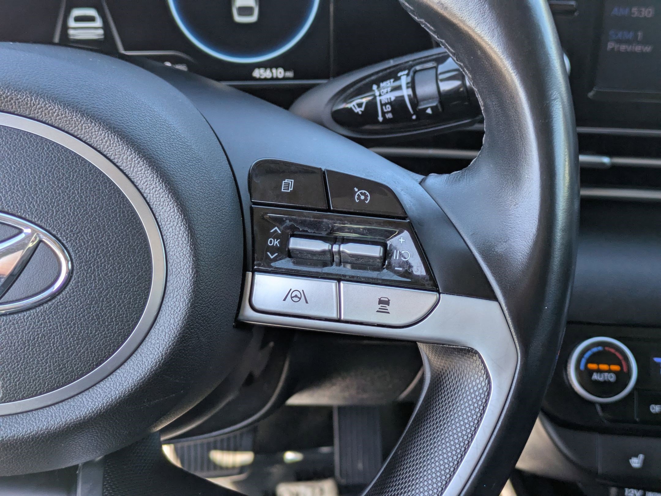 2022 Hyundai Elantra SEL Convenience photo 16