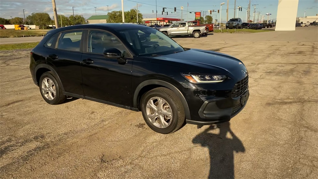 2023 Honda HR-V LX photo 2