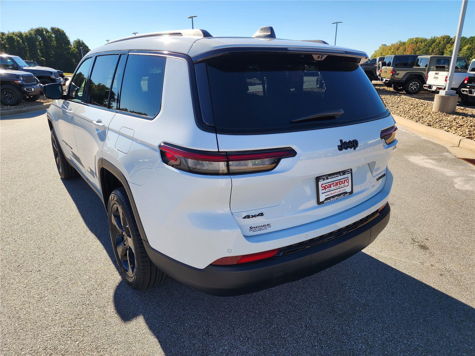 2025 Jeep Cherokee Limited photo 2