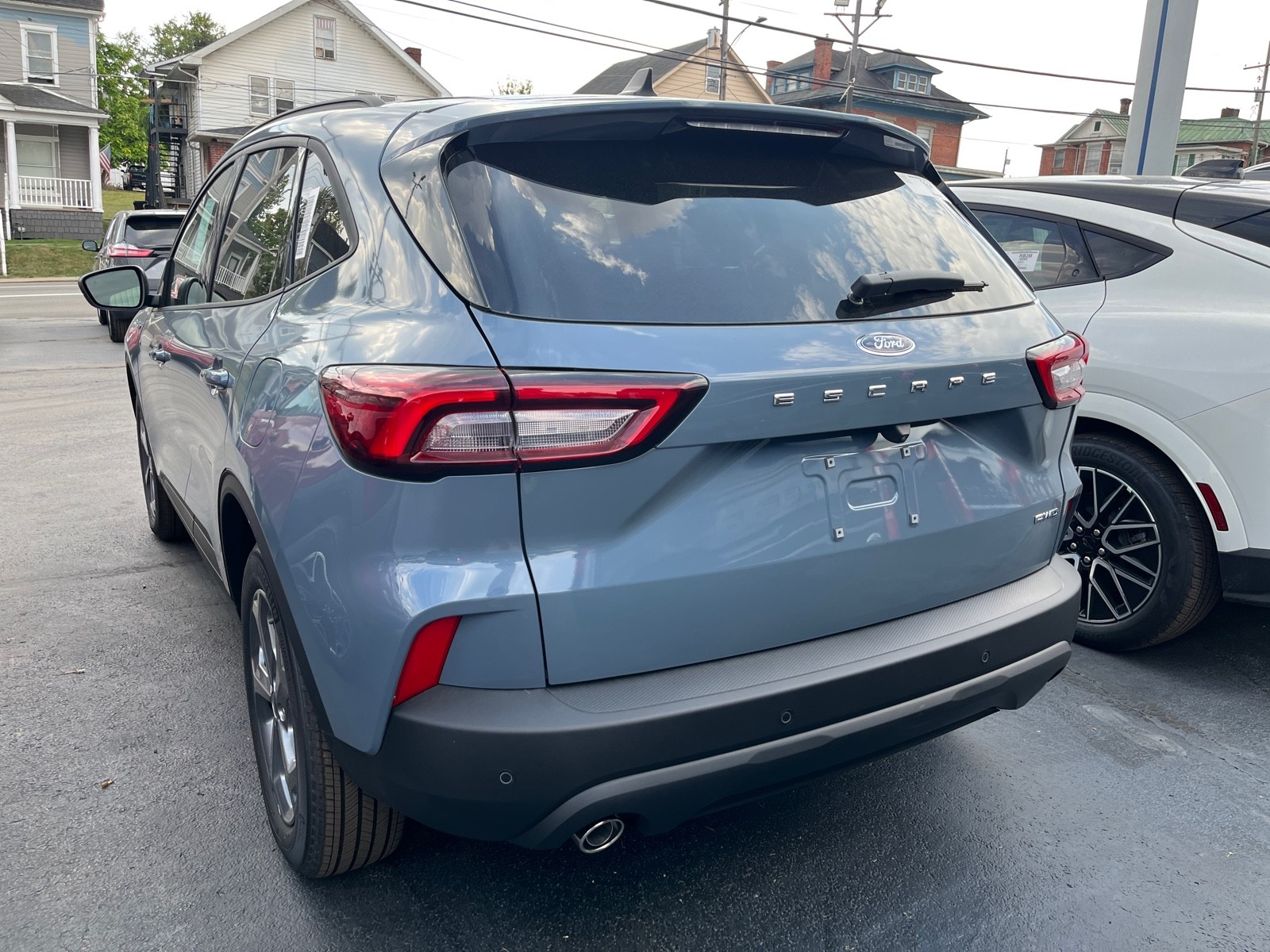 2025 Ford Escape ST-Line photo 4