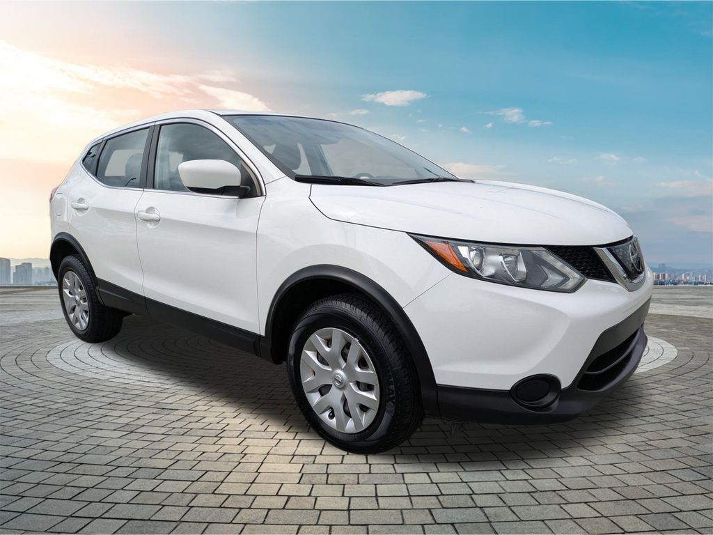 2018 Nissan Rogue Sport S photo 2